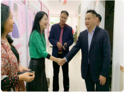 熱烈歡迎珠海市香洲區(qū)獅山街道工商業(yè)促進會會長一行蒞臨同輝家政參觀指導(dǎo)