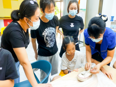 紅荔社區(qū)開展“收納小能手，巧手系鞋帶”孩子生活技能培訓(xùn)活動